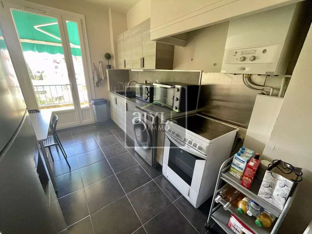 Appartement à MARSEILLE-4E