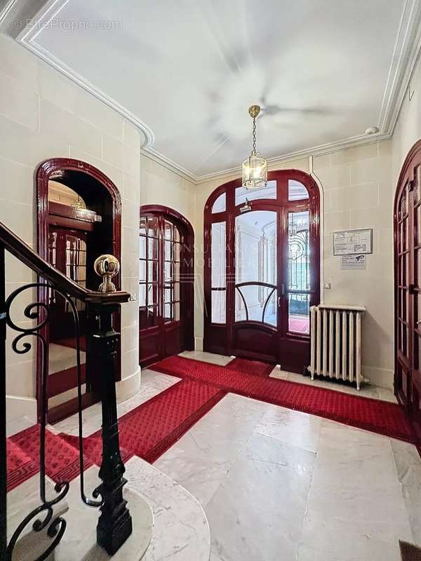 Appartement à PARIS-7E