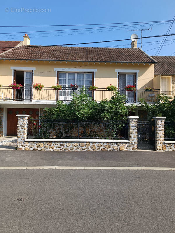 Maison à MOUROUX