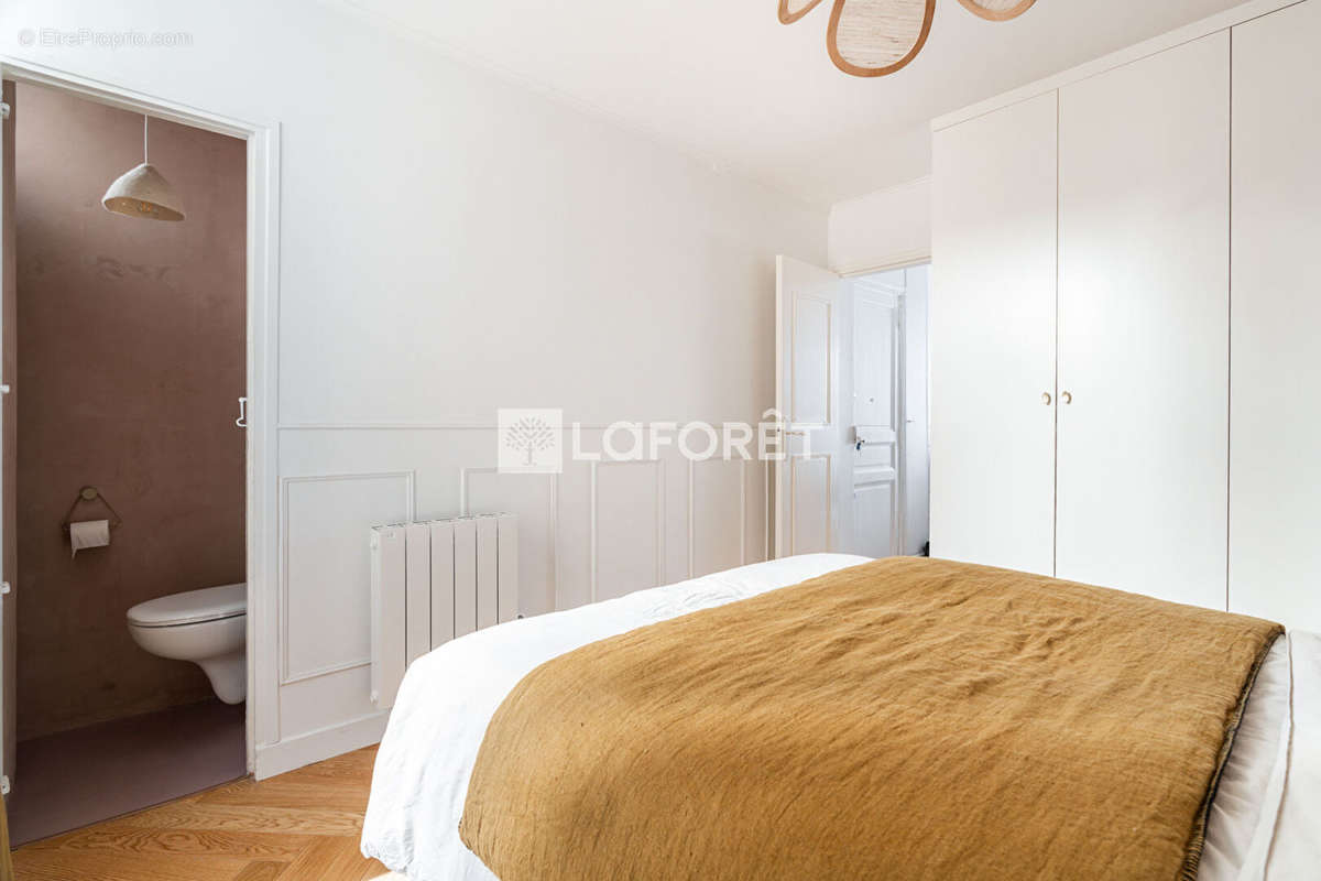 Appartement à PARIS-17E