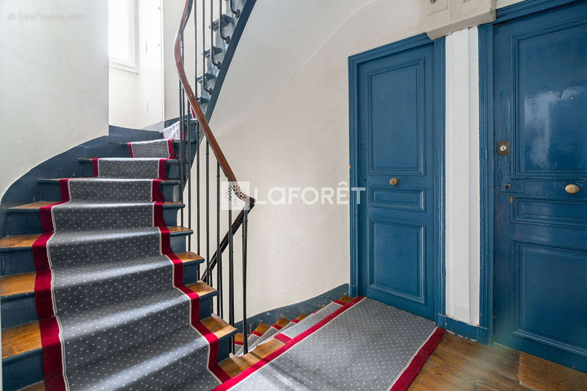 Appartement à PARIS-17E