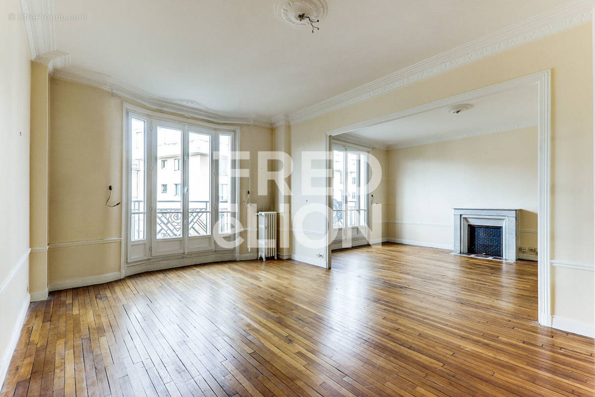 Appartement à PARIS-14E