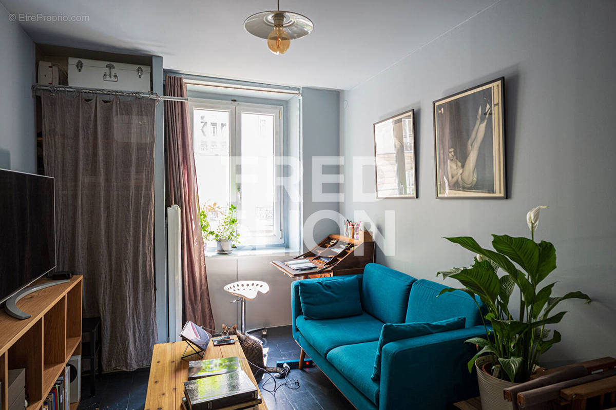 Appartement à PARIS-14E