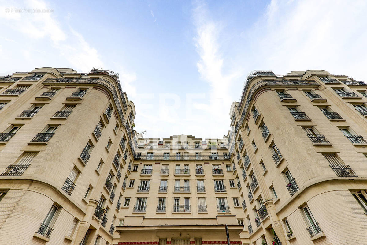 Appartement à PARIS-14E