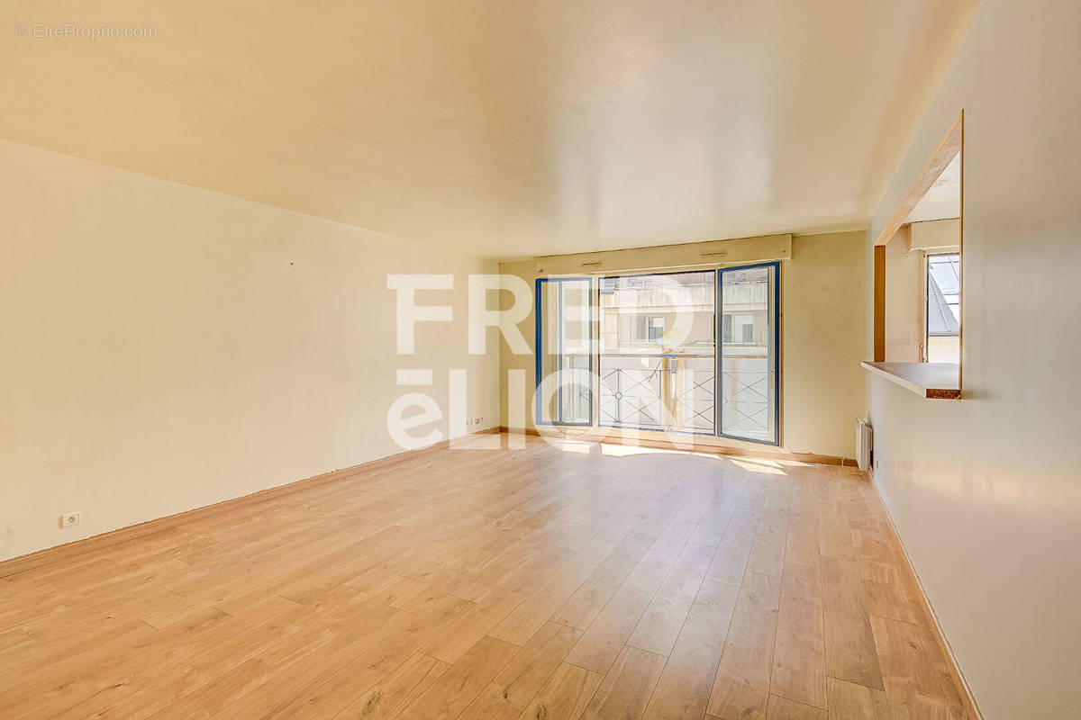 Appartement à PARIS-14E