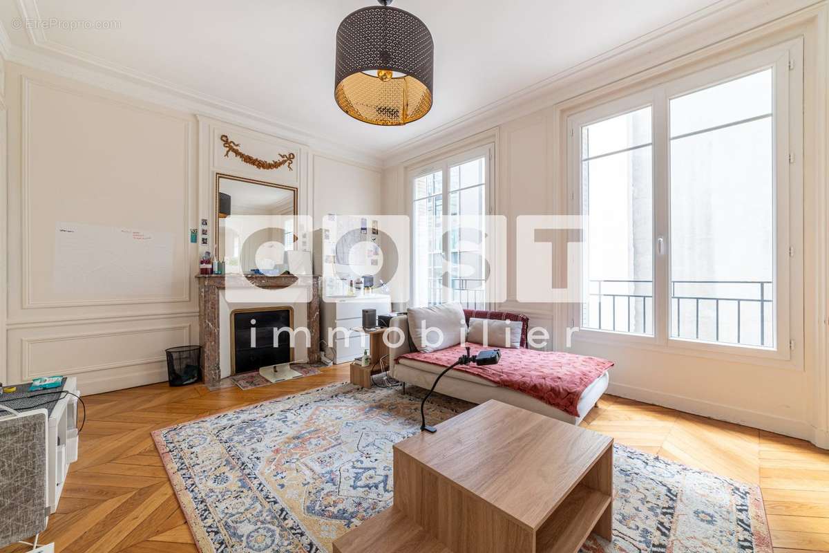 Appartement à PARIS-17E