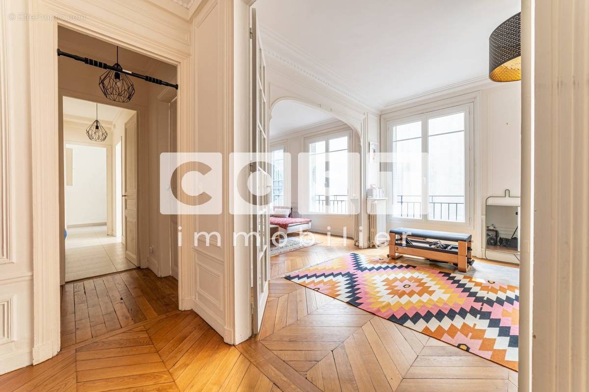 Appartement à PARIS-17E