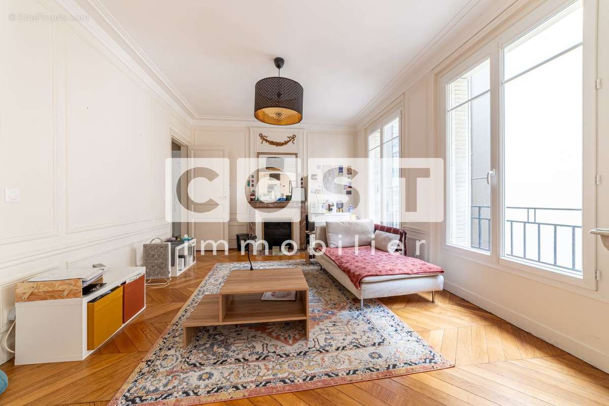 Appartement à PARIS-17E