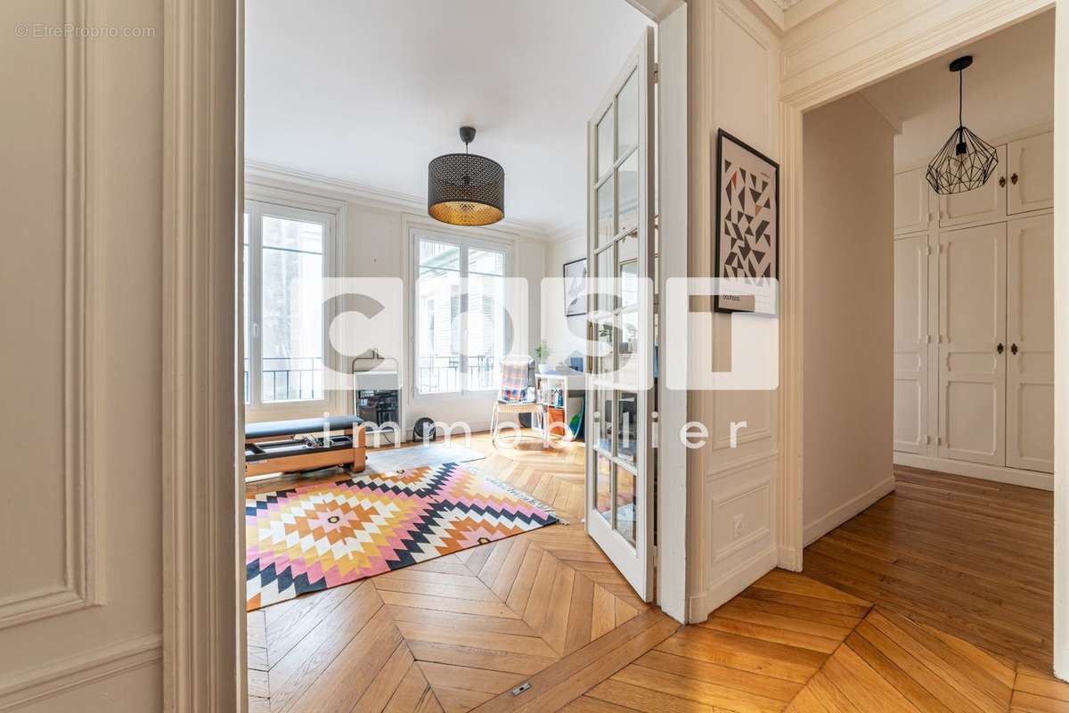 Appartement à PARIS-17E