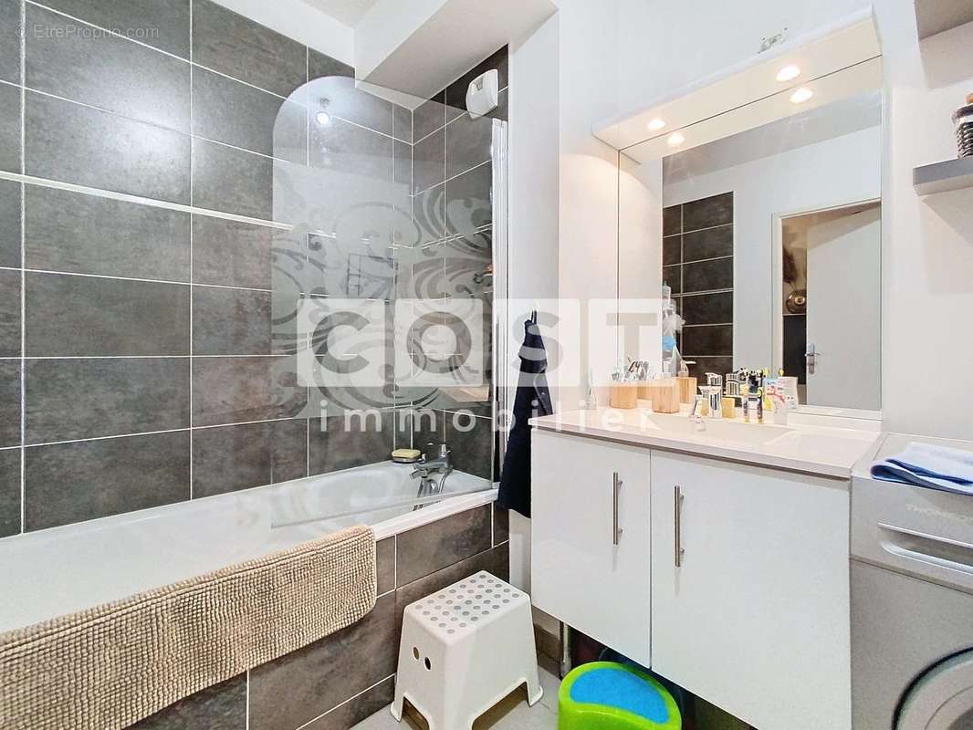 Appartement à COLOMBES