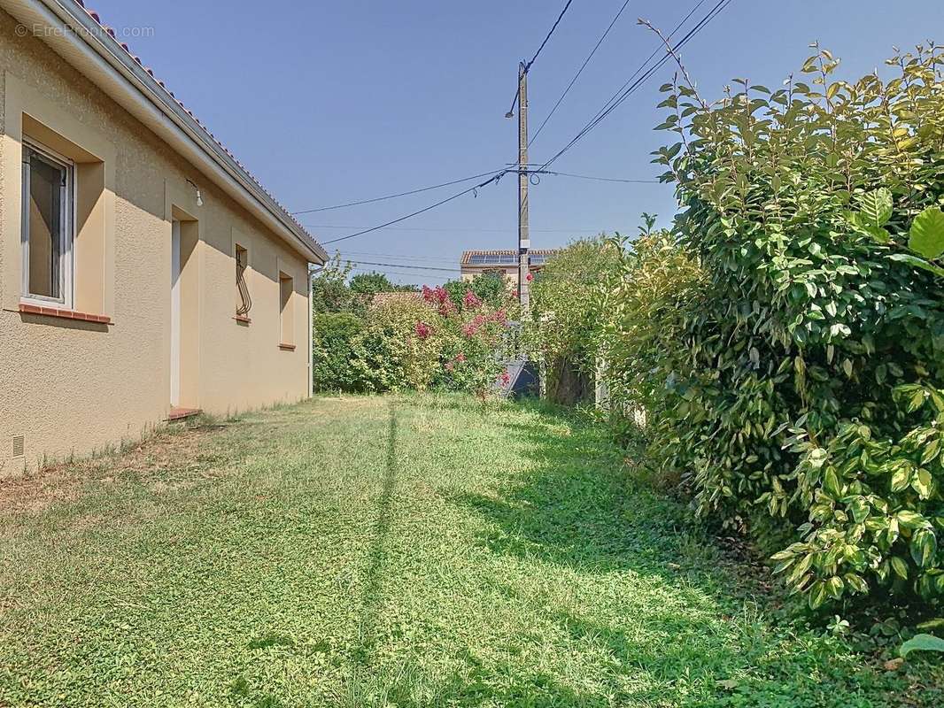 Maison à AYGUESVIVES