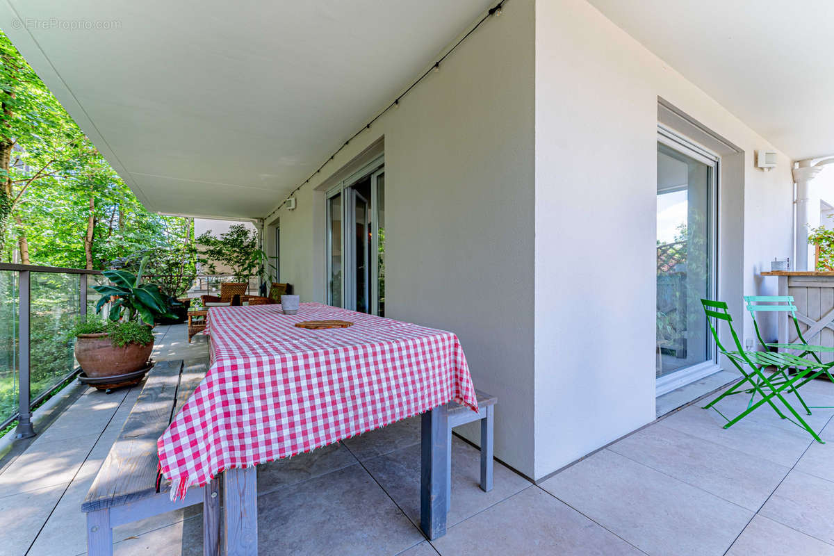 Appartement à SAINTE-FOY-LES-LYON