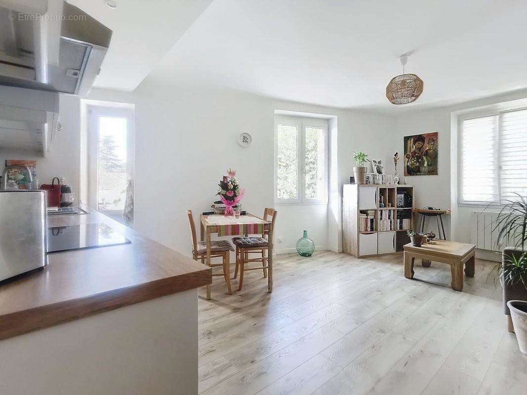 Appartement à LA COLLE-SUR-LOUP