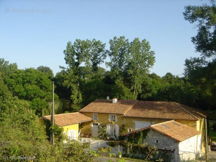 Maison à CHAMPAGNE-MOUTON