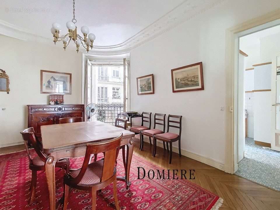 Appartement à PARIS-17E