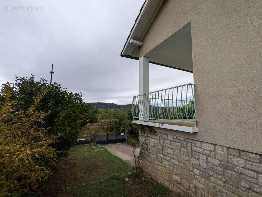 Maison à SAINT-LAURENT-LES-TOURS