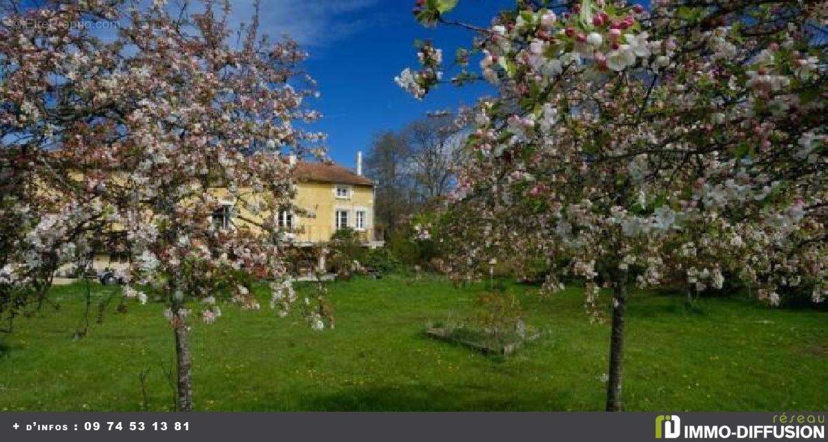 Maison à CHAMPAGNE-MOUTON