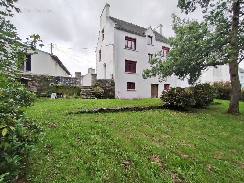 Maison à PLOGASTEL-SAINT-GERMAIN