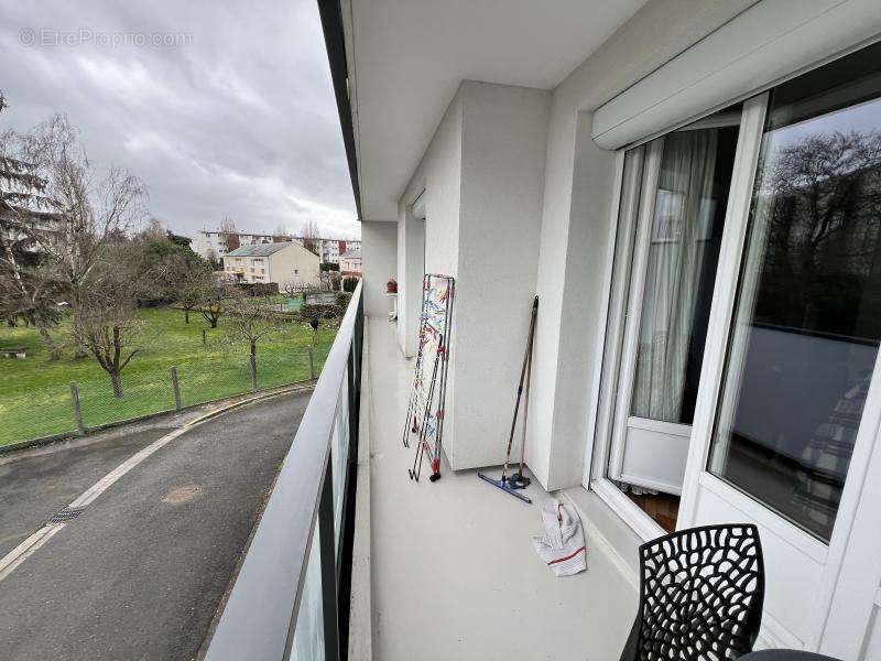 Appartement à SAINT-JEAN-DE-LA-RUELLE