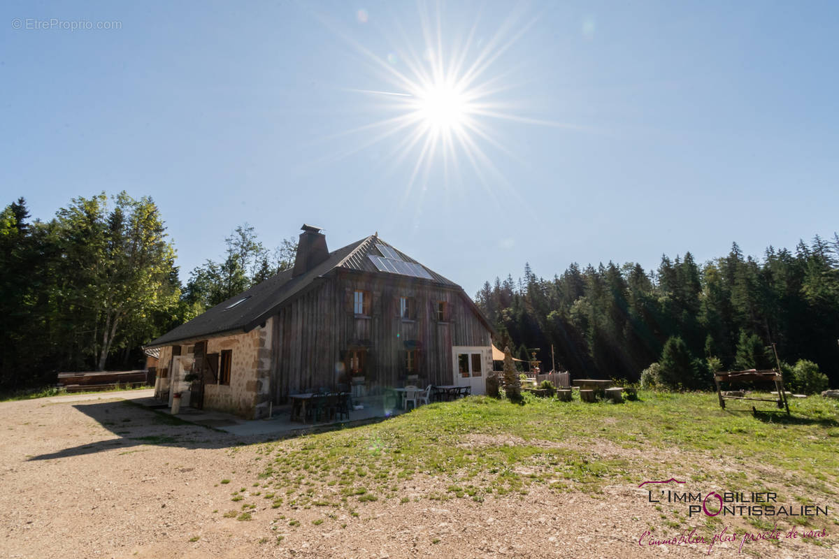 Maison à CHATELBLANC