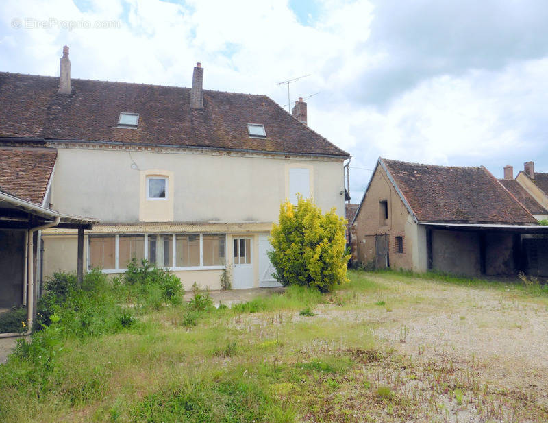 Maison à PONT-SUR-VANNE