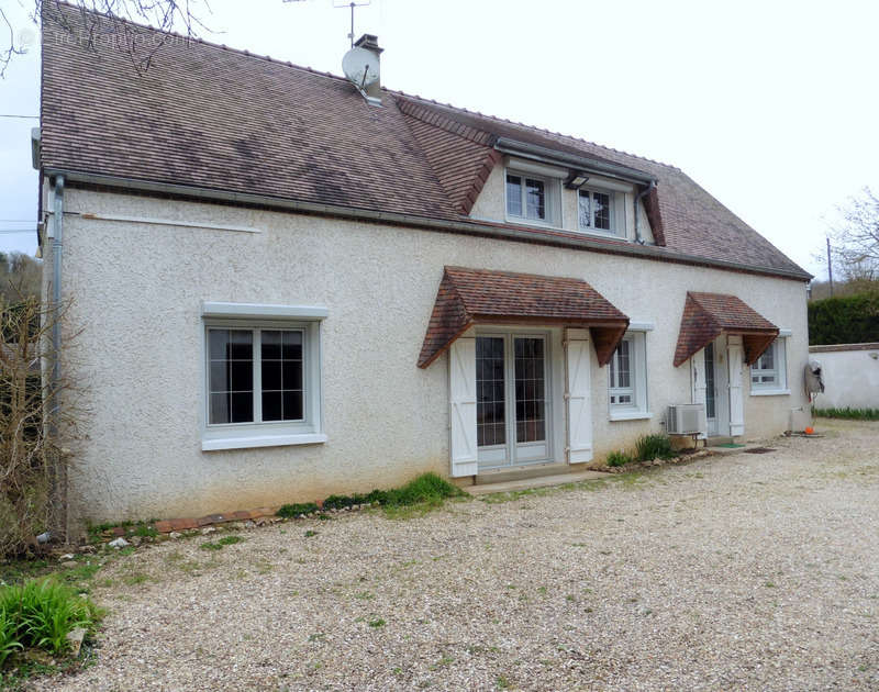 Maison à CERISIERS