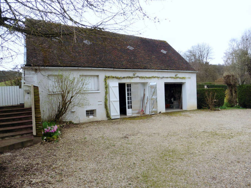 Maison à CERISIERS