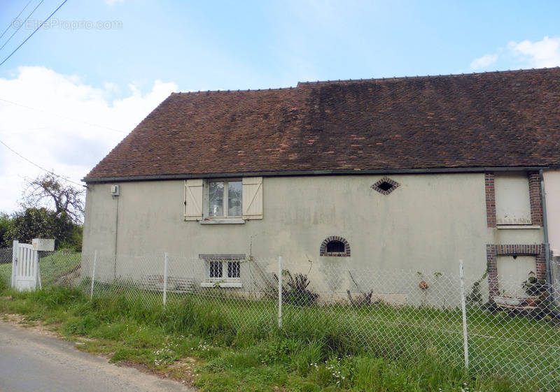 Maison à CERISIERS