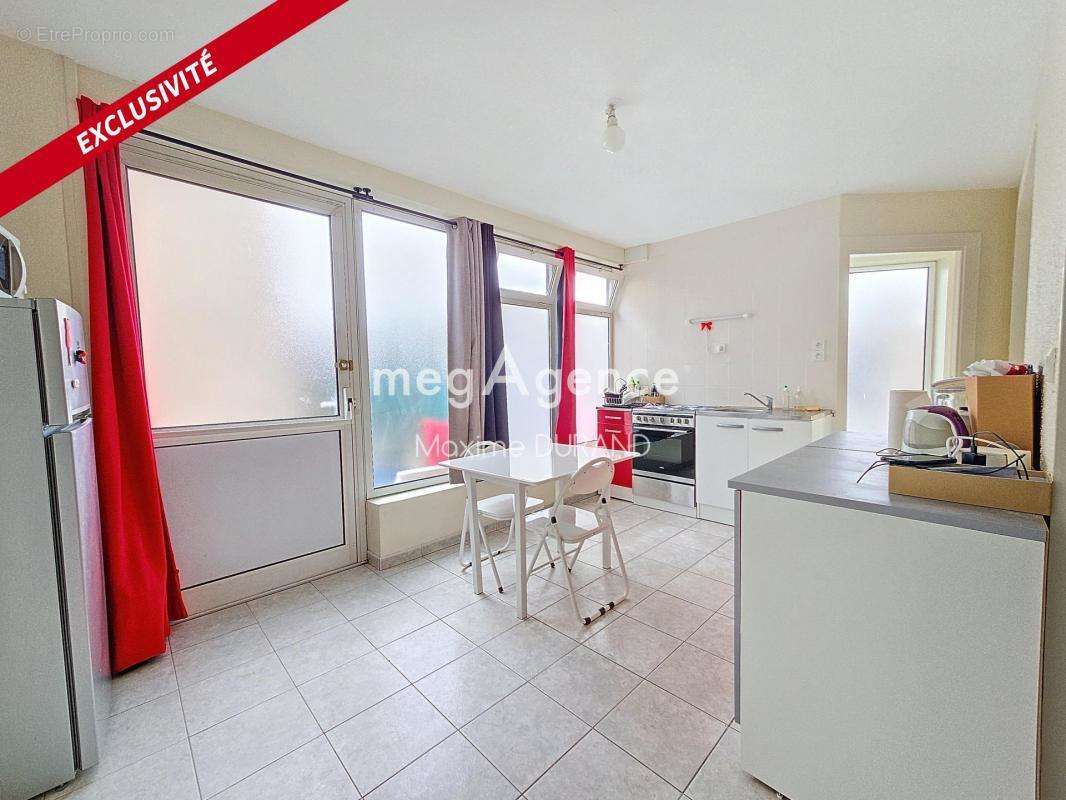 Appartement à SAINT-MACAIRE-EN-MAUGES