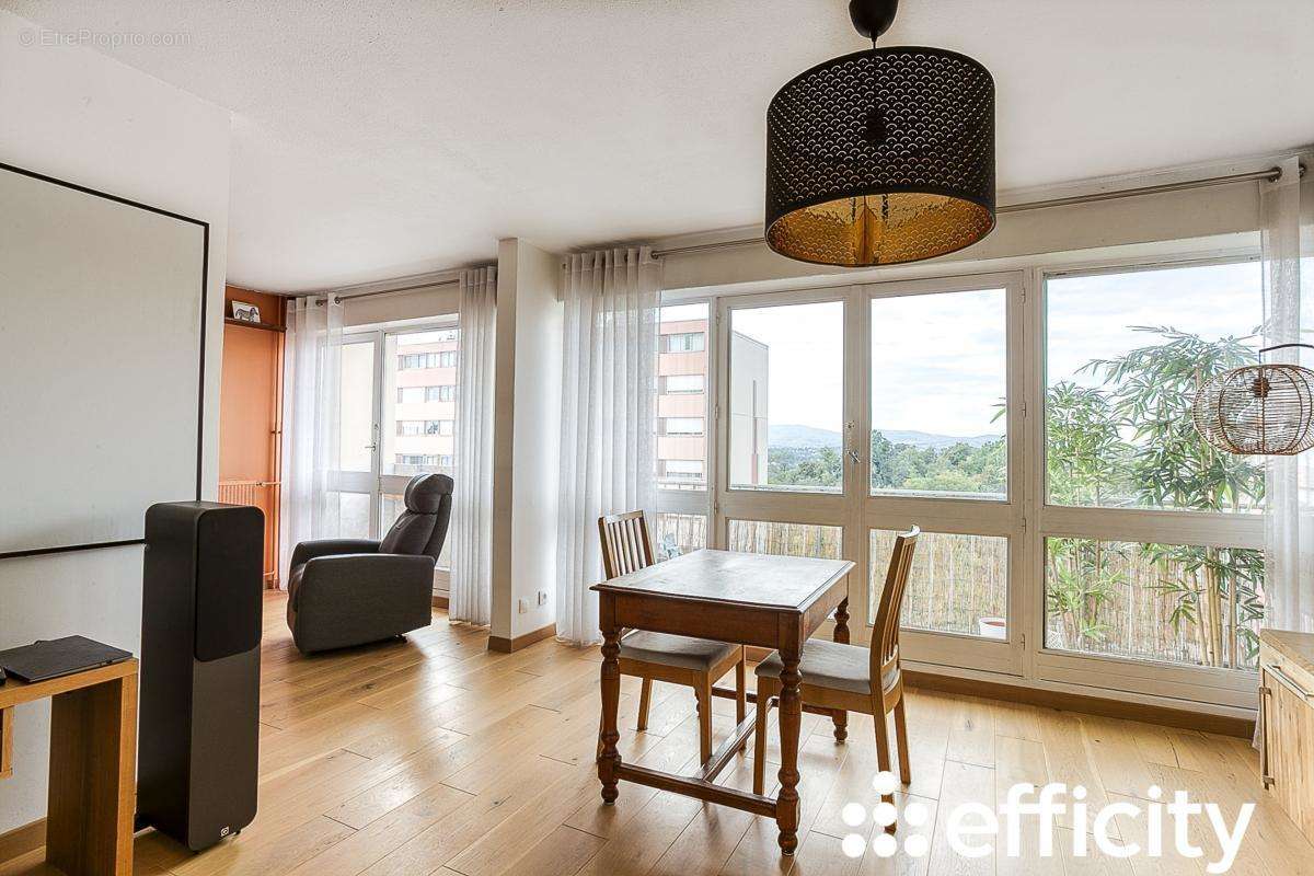 Appartement à SAINTE-FOY-LES-LYON