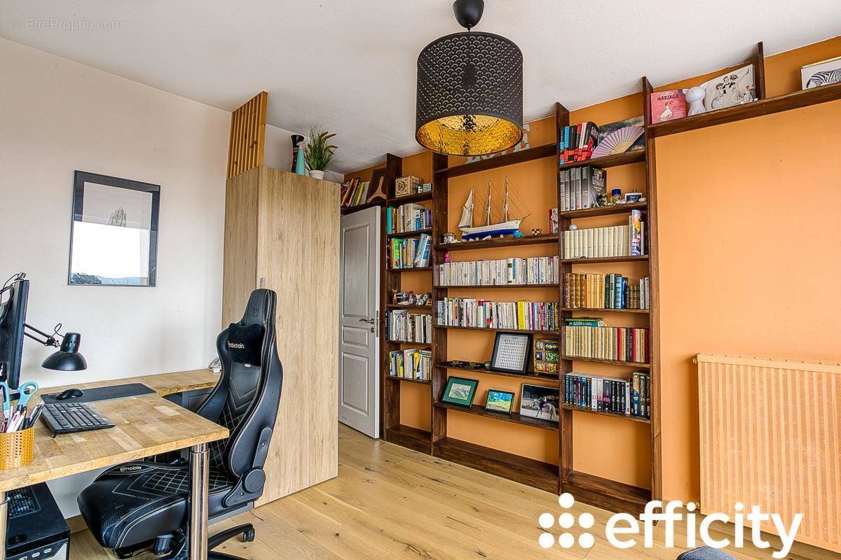 Appartement à SAINTE-FOY-LES-LYON