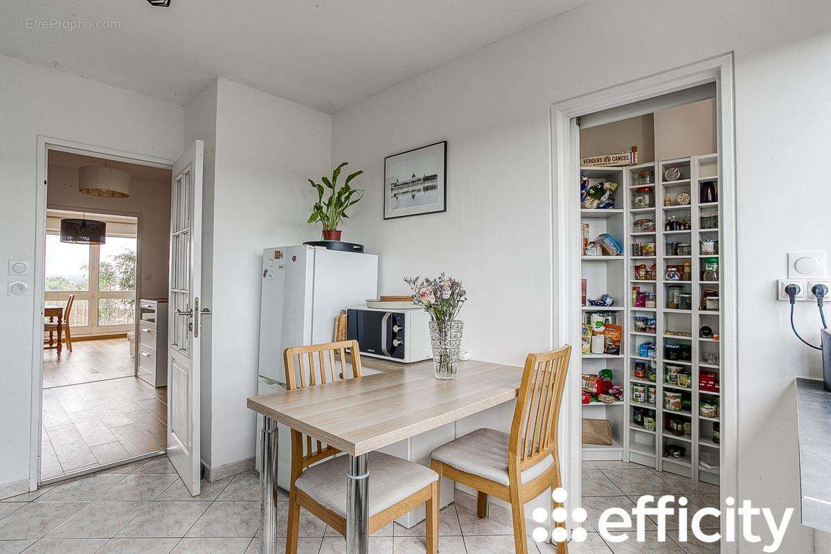 Appartement à SAINTE-FOY-LES-LYON