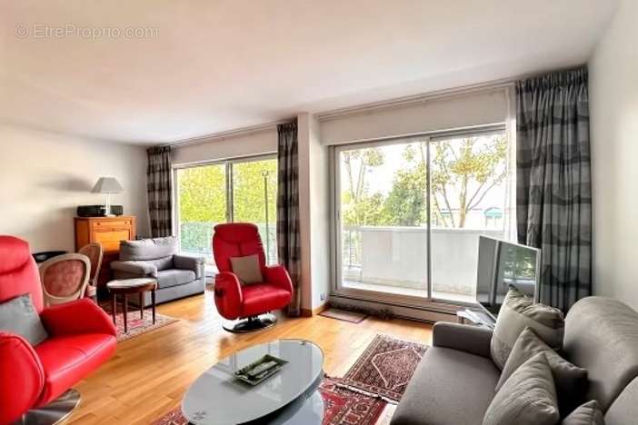 Appartement à NEUILLY-SUR-SEINE