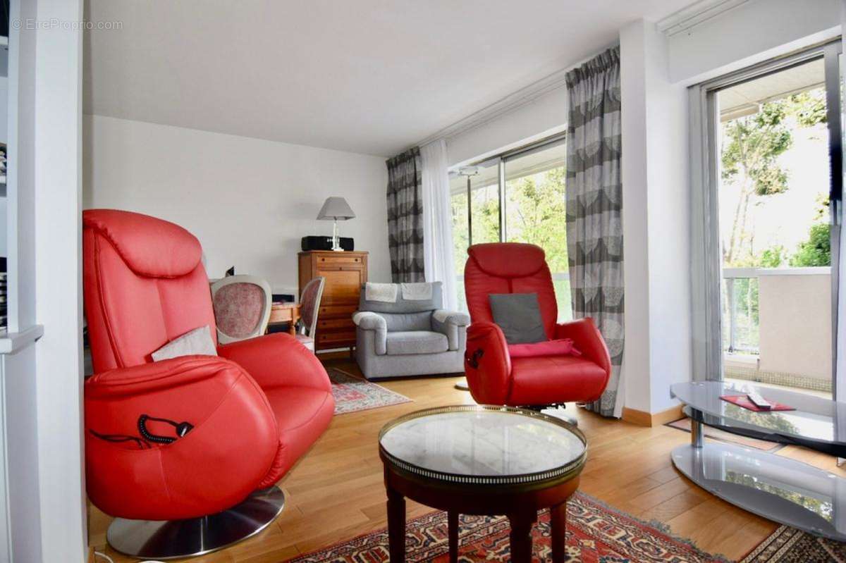 Appartement à NEUILLY-SUR-SEINE