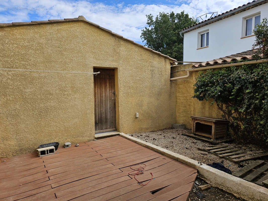 Maison à LE PUY-SAINTE-REPARADE