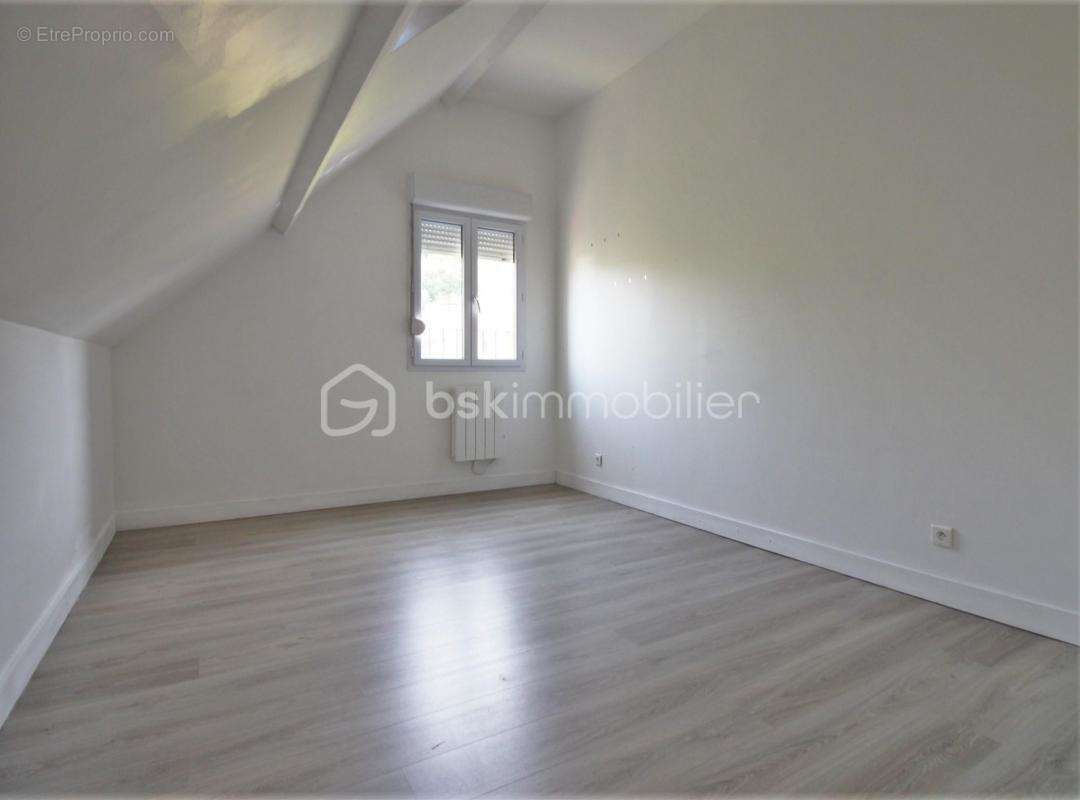 Appartement à BONNIERES-SUR-SEINE