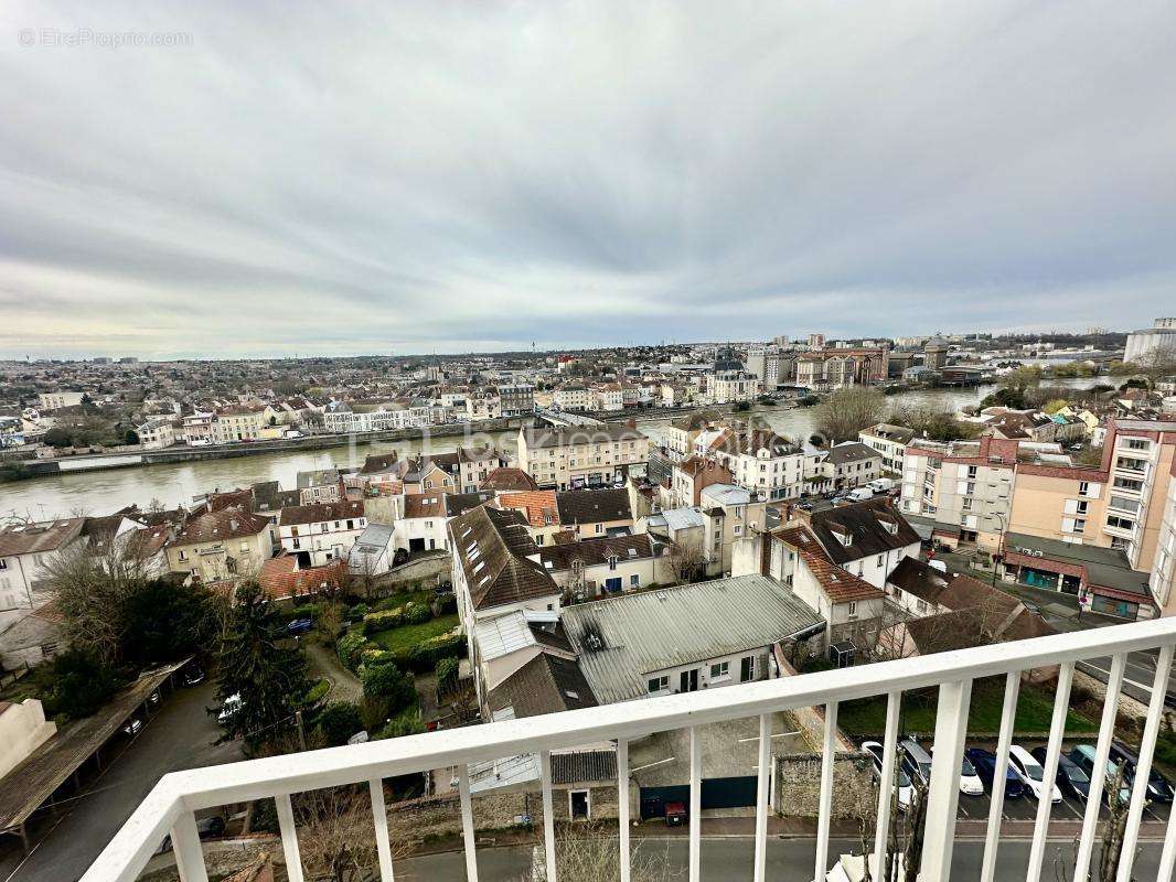 Appartement à CORBEIL-ESSONNES