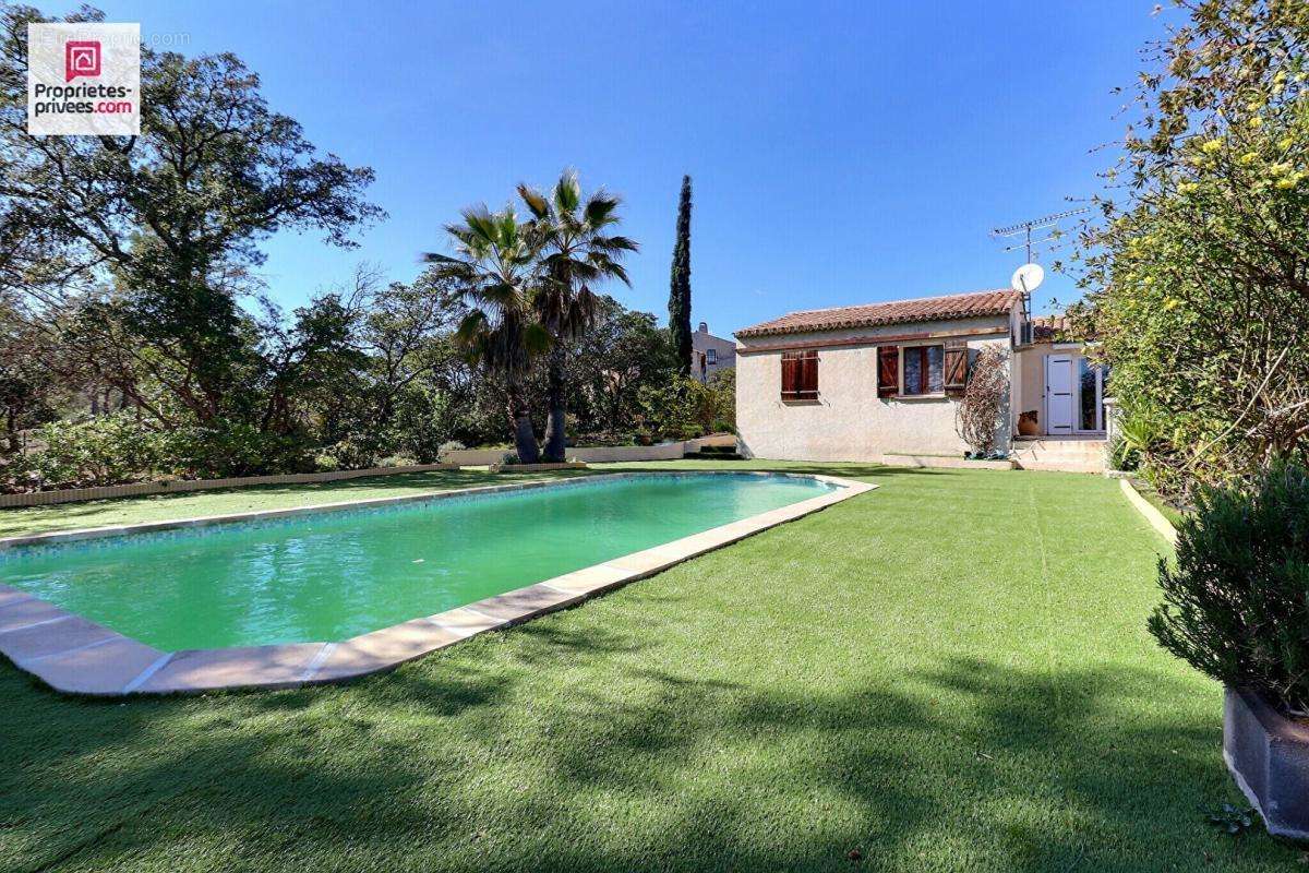 Maison à ROQUEBRUNE-SUR-ARGENS