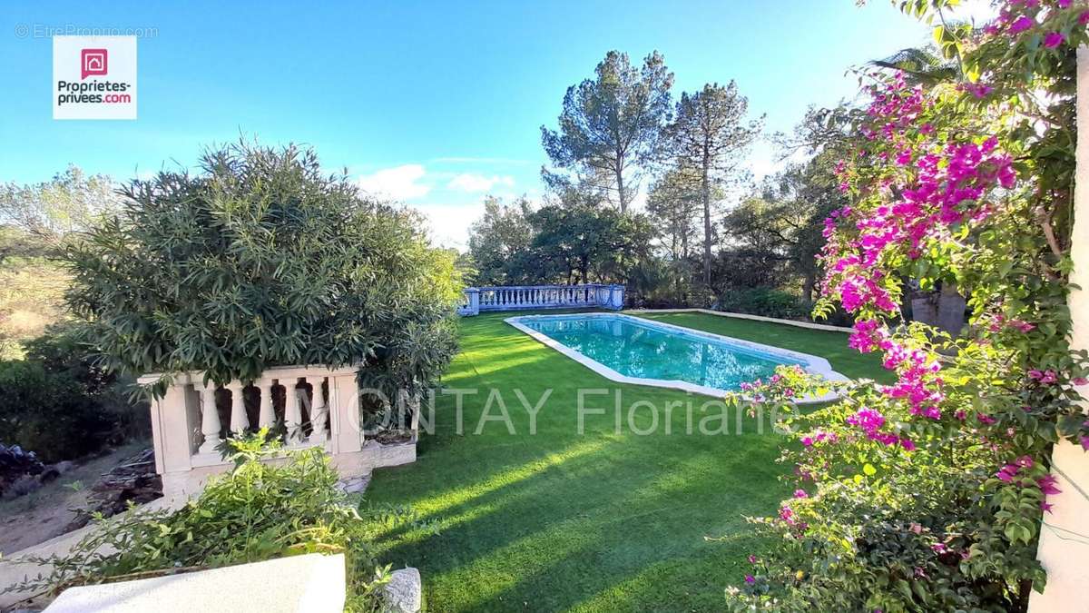 Maison à ROQUEBRUNE-SUR-ARGENS