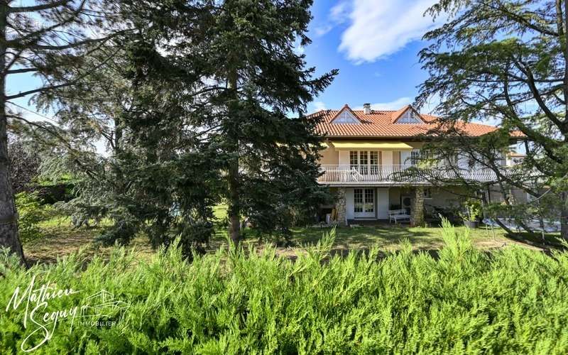 Maison à MONTROND-LES-BAINS