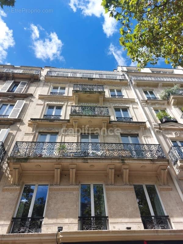 Appartement à PARIS-1E