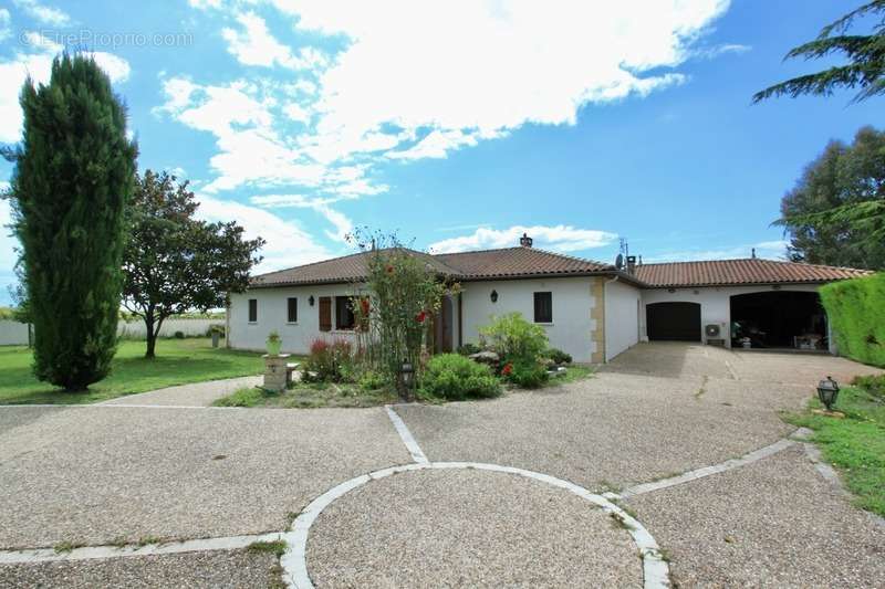 Maison à MORTAGNE-SUR-GIRONDE