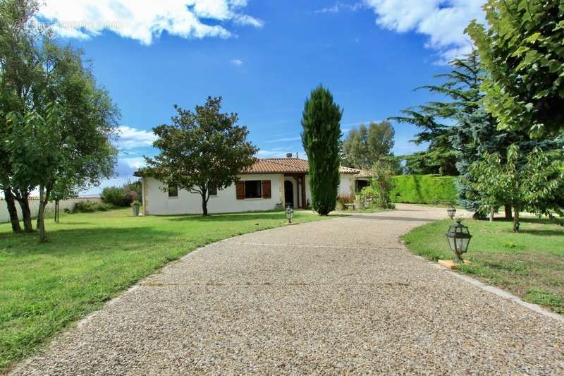 Maison à MORTAGNE-SUR-GIRONDE