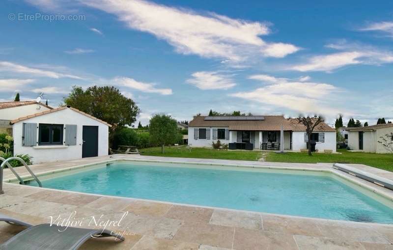 Maison à MAS-BLANC-DES-ALPILLES