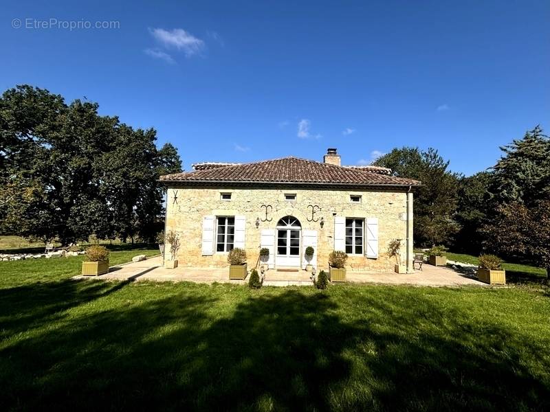 Maison à SAINT-CLAR