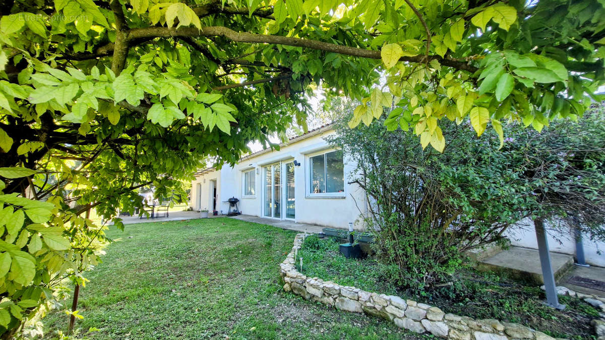 Maison à PERNES-LES-FONTAINES