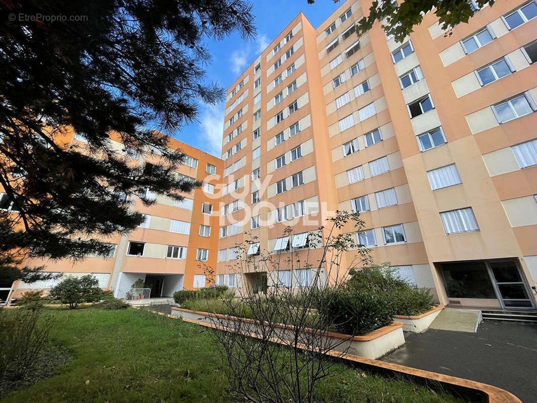 Appartement à L&#039;ILE-SAINT-DENIS