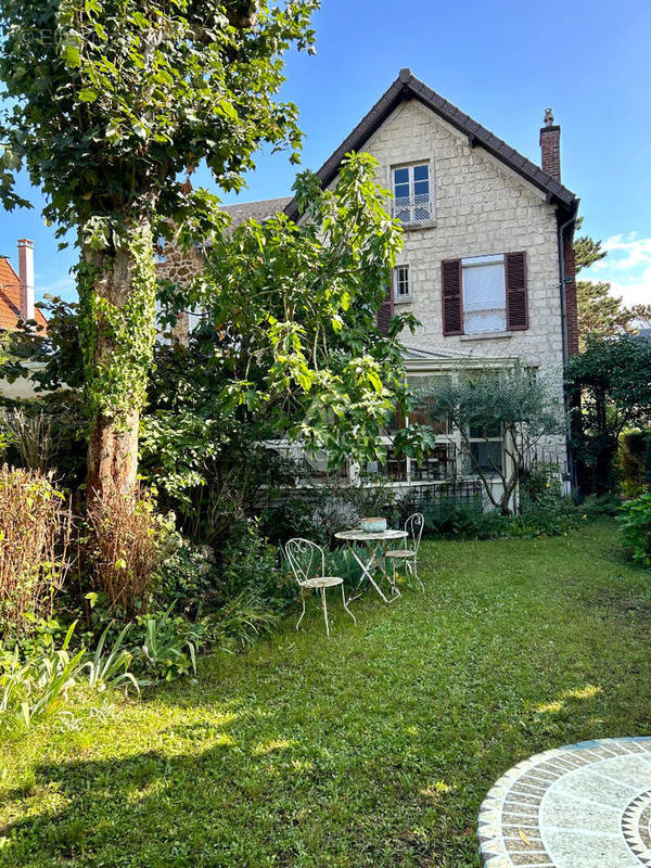 Maison à MAISONS-LAFFITTE