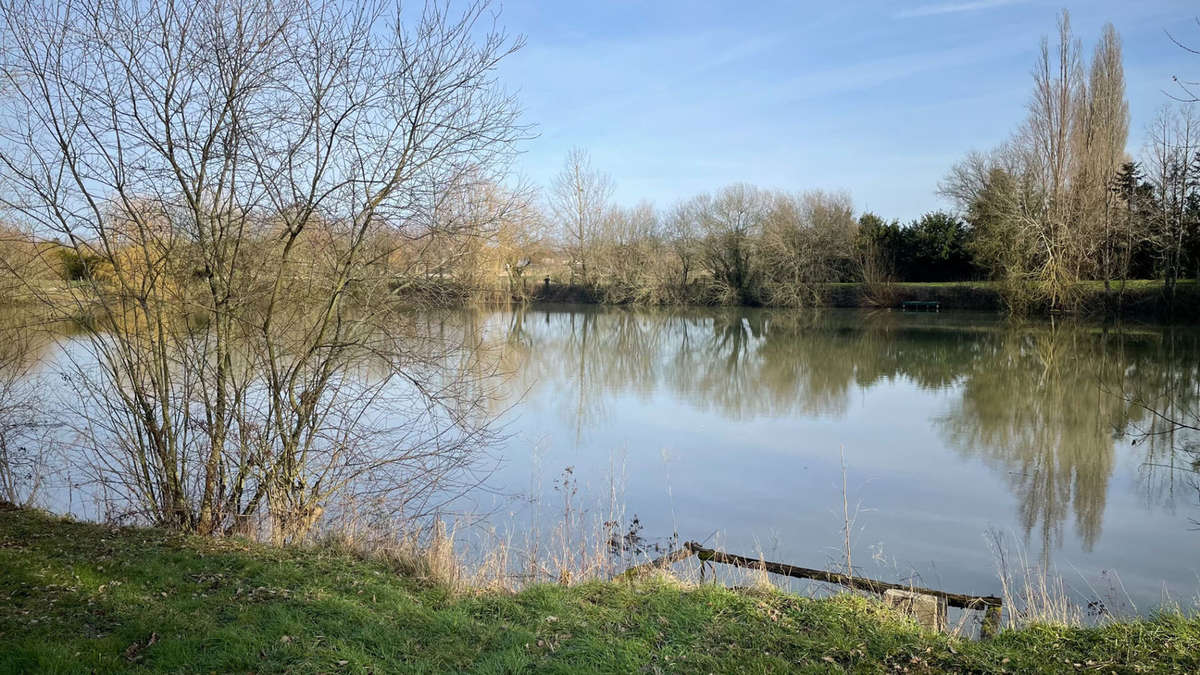 Terrain à COURVILLE-SUR-EURE