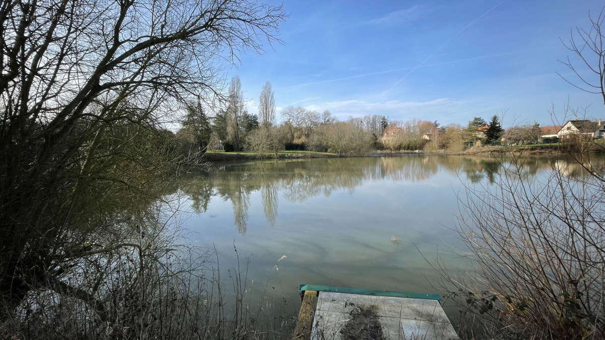 Terrain à COURVILLE-SUR-EURE